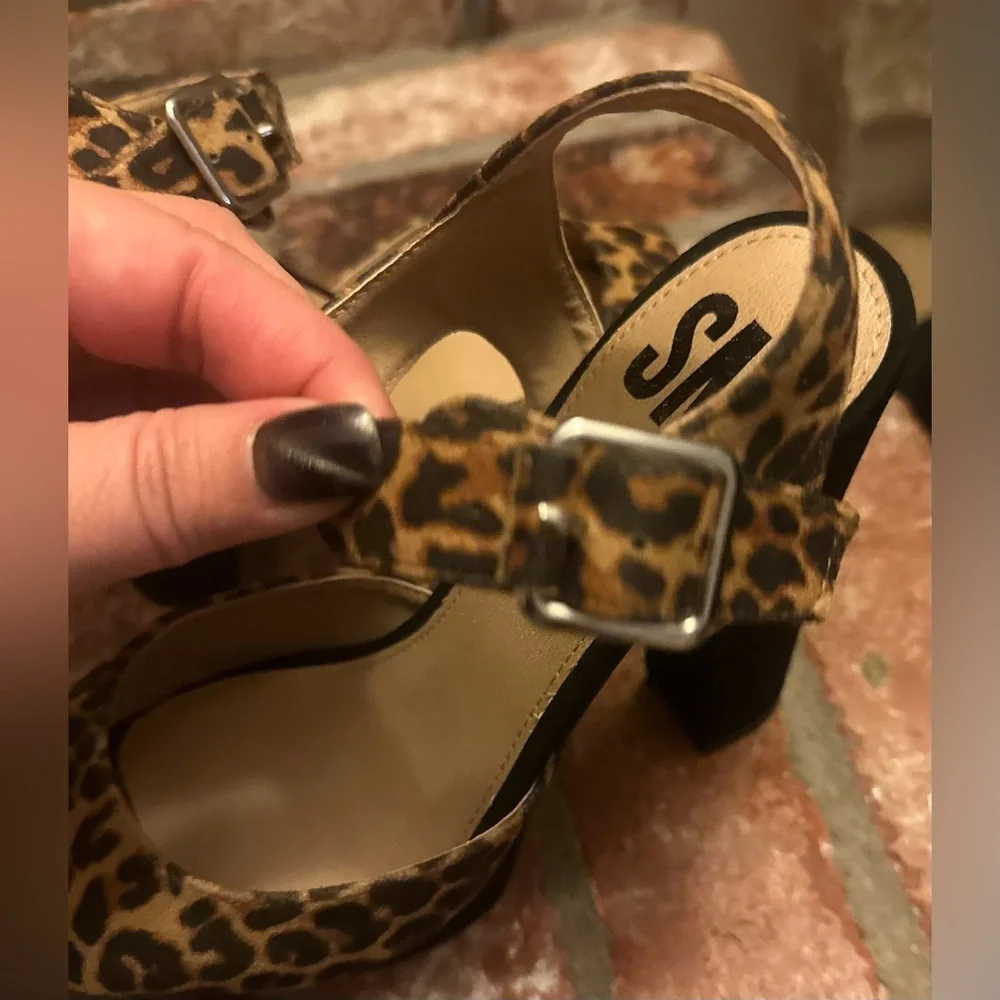Women’s SM‎ Leopard Print Platform Open Toe Shoes. Size 8.